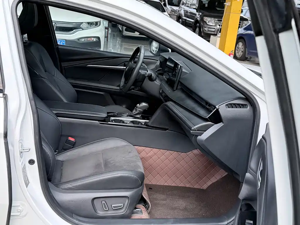 Toyota Camry — миниатюра 9
