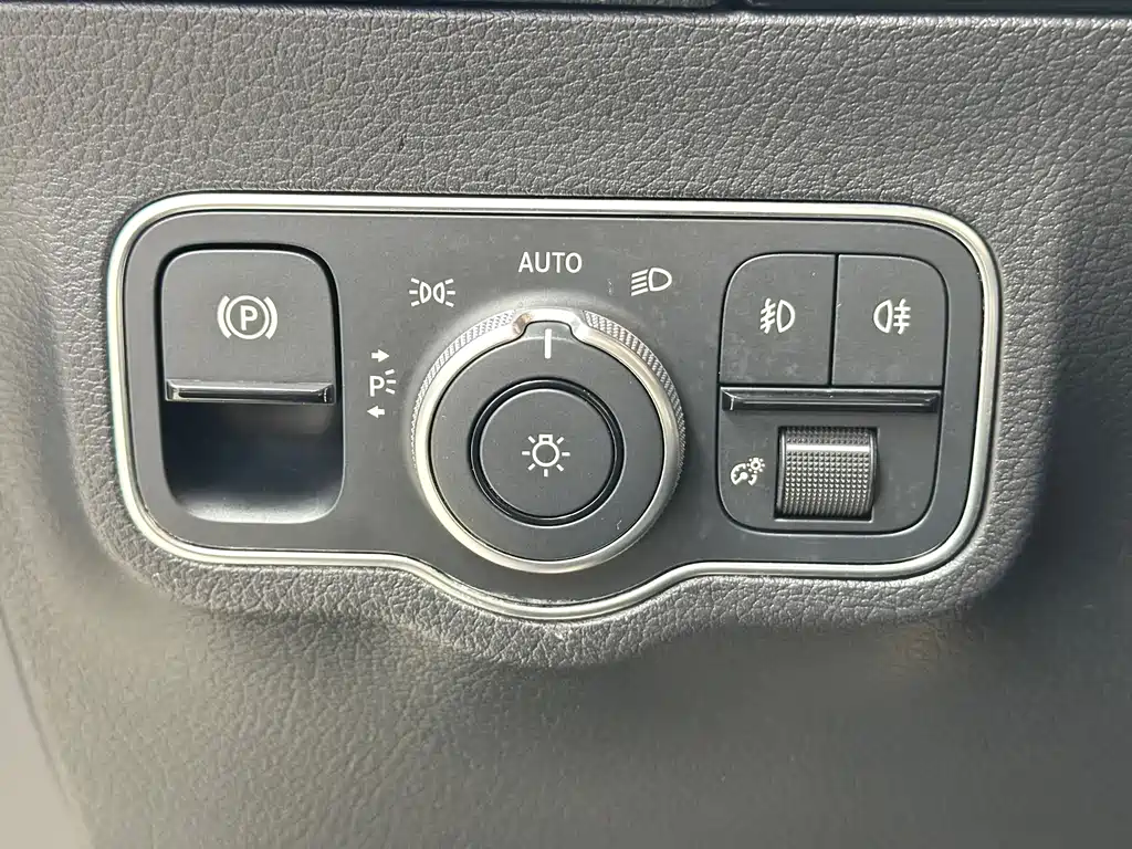 Mercedes-Benz GLA — миниатюра 19