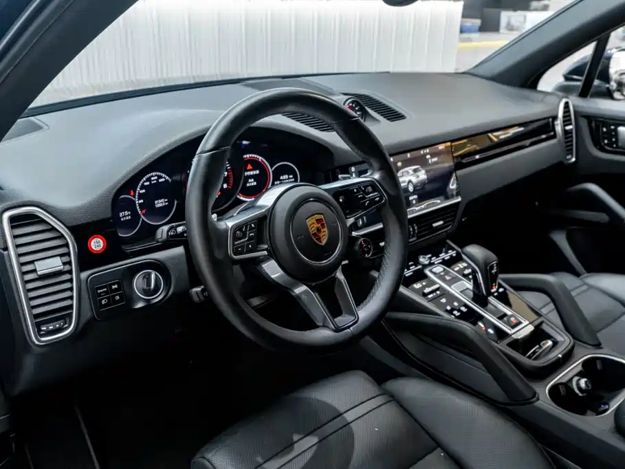 Porsche Cayenne — миниатюра 27
