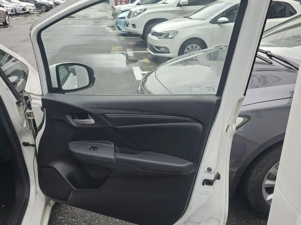 Honda Fit — миниатюра 18
