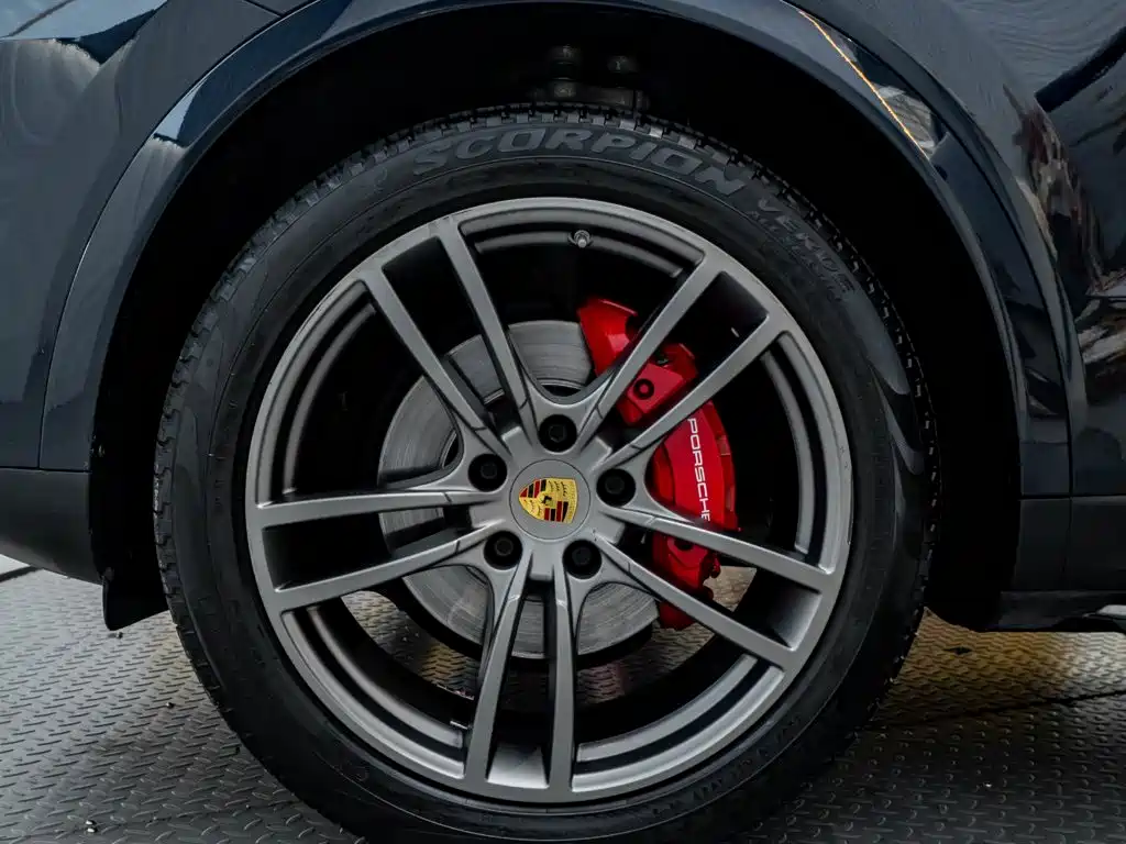 Porsche Cayenne — миниатюра 10