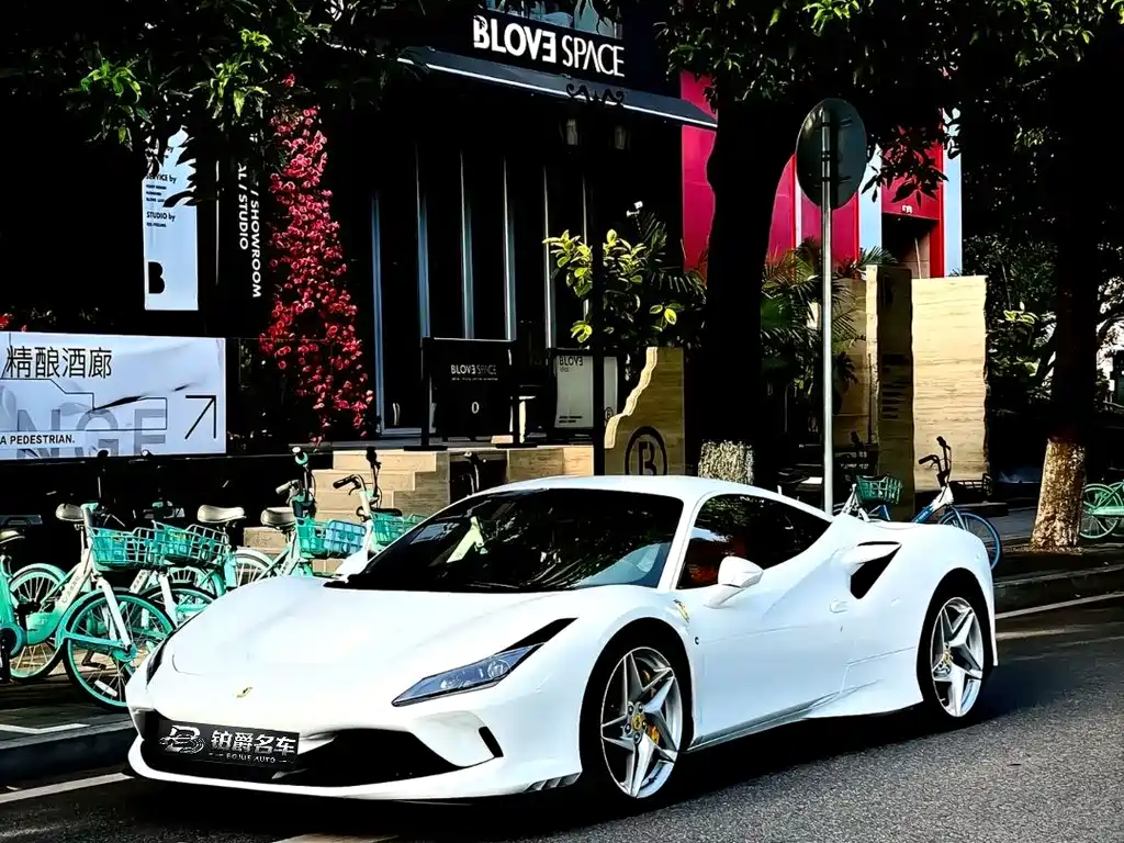 Ferrari F8