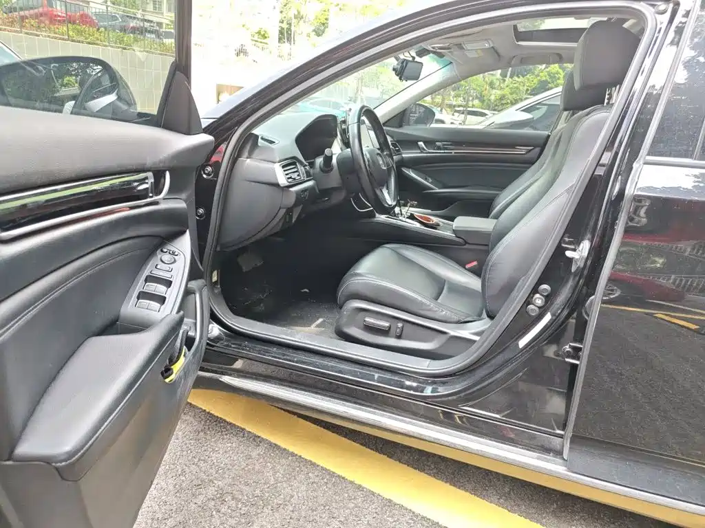 Honda Accord — миниатюра 12