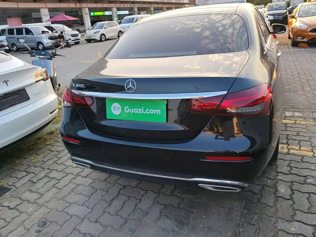 Mercedes-Benz E-Class — миниатюра 6