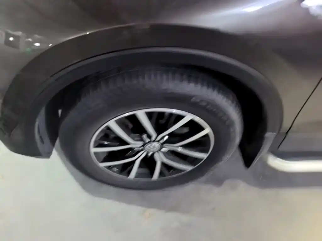 Volkswagen Tiguan L — миниатюра 23