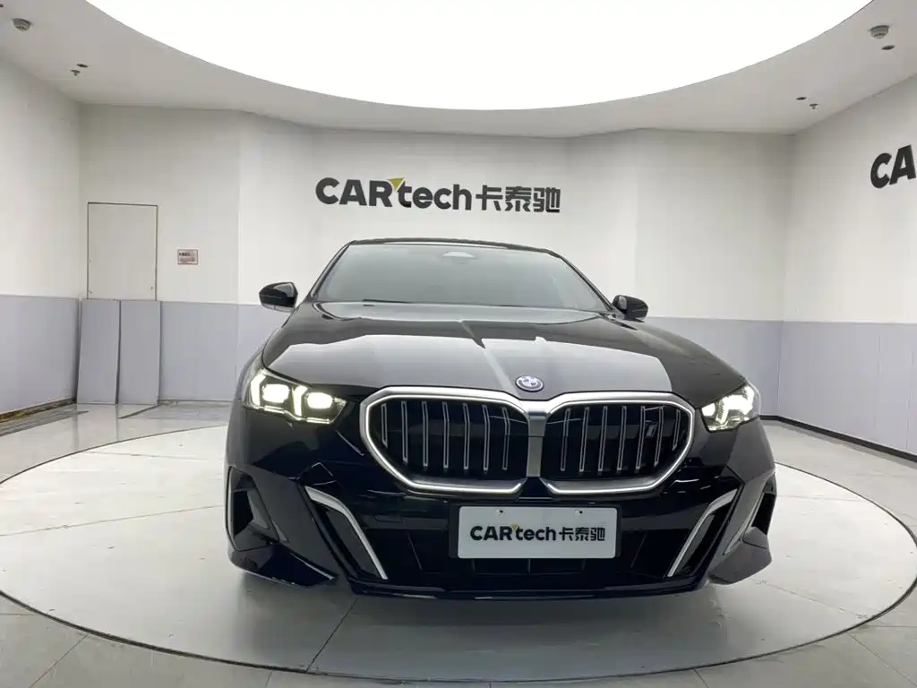 BMW i5