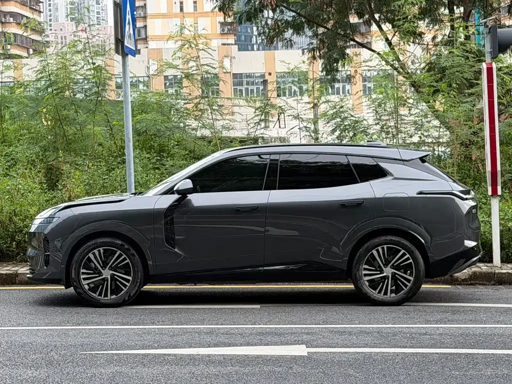 Lynk & Co 08 EM-P — миниатюра 2