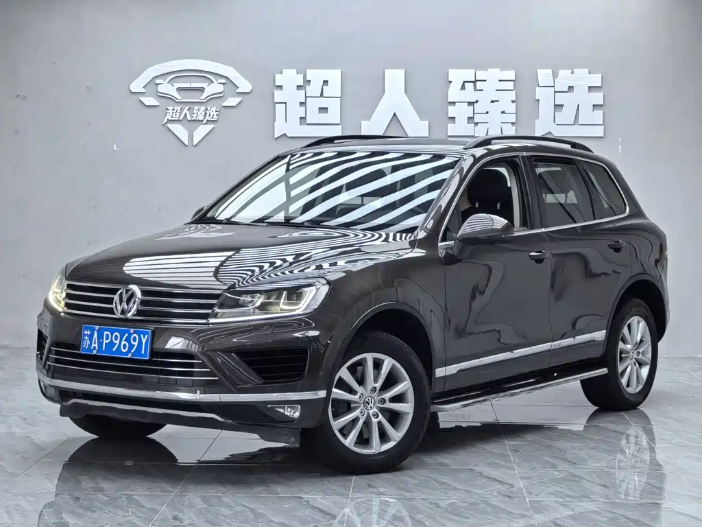 VOLKSWAGEN TOUAREG
