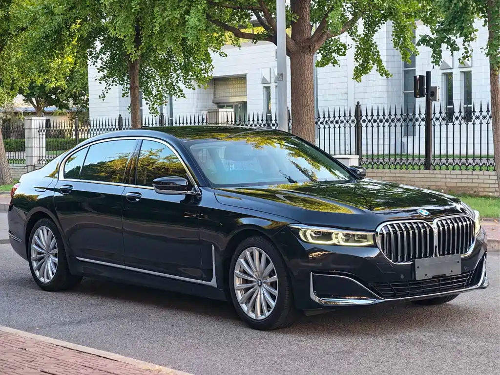 BMW 7 Series — миниатюра 4