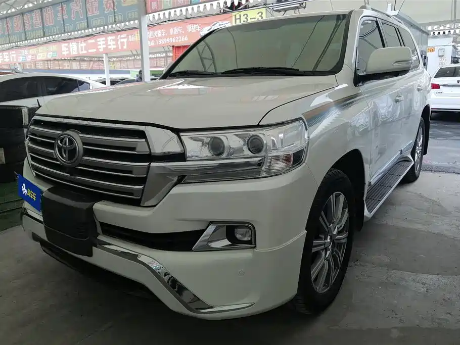 TOYOTA LAND CRUISER