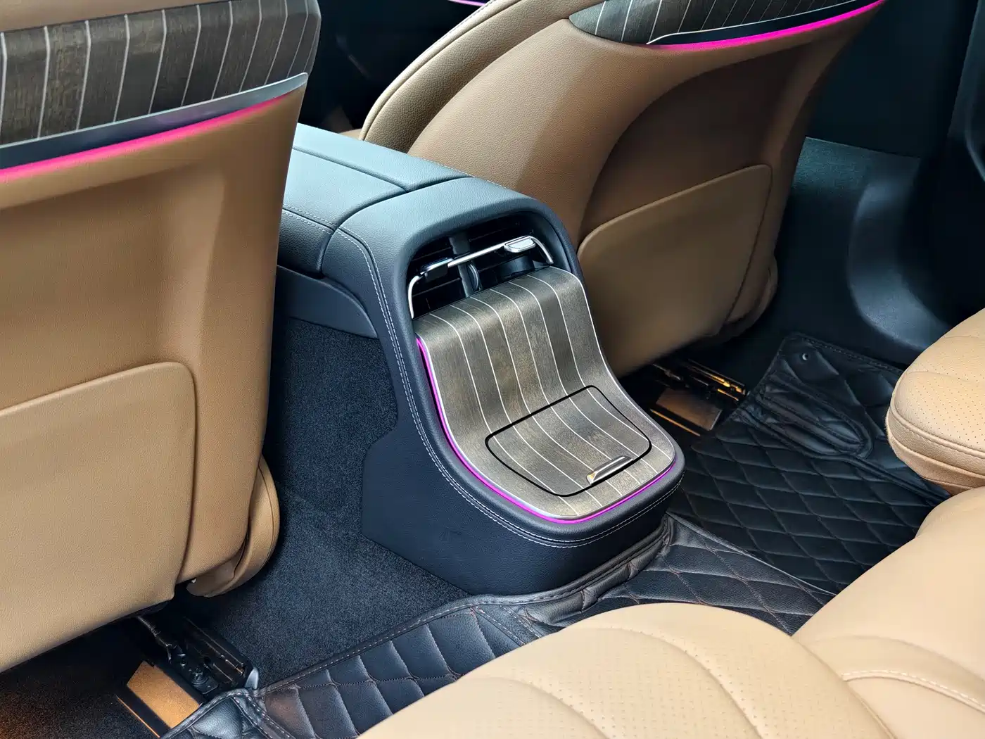 Mercedes-Benz E-Class id 4622379 из Китая 18