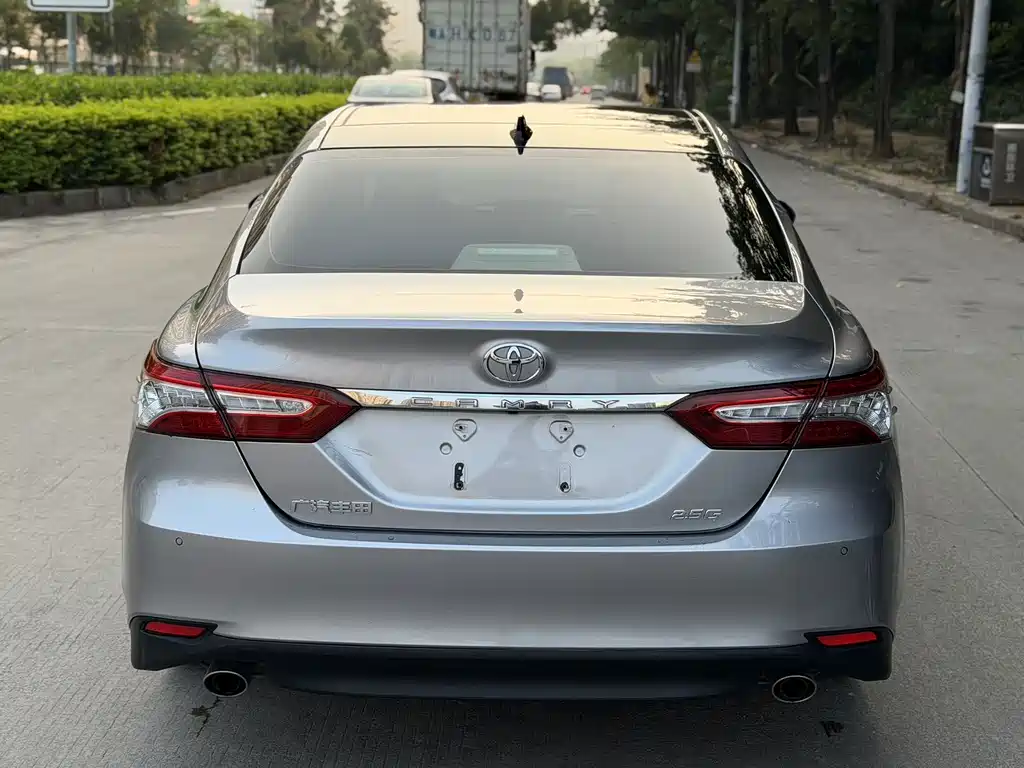 Toyota Camry — миниатюра 8