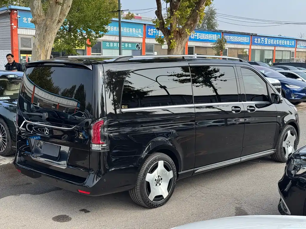 MERCEDES-BENZ V CLASS