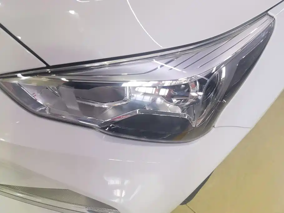 Haval M6 — миниатюра 5