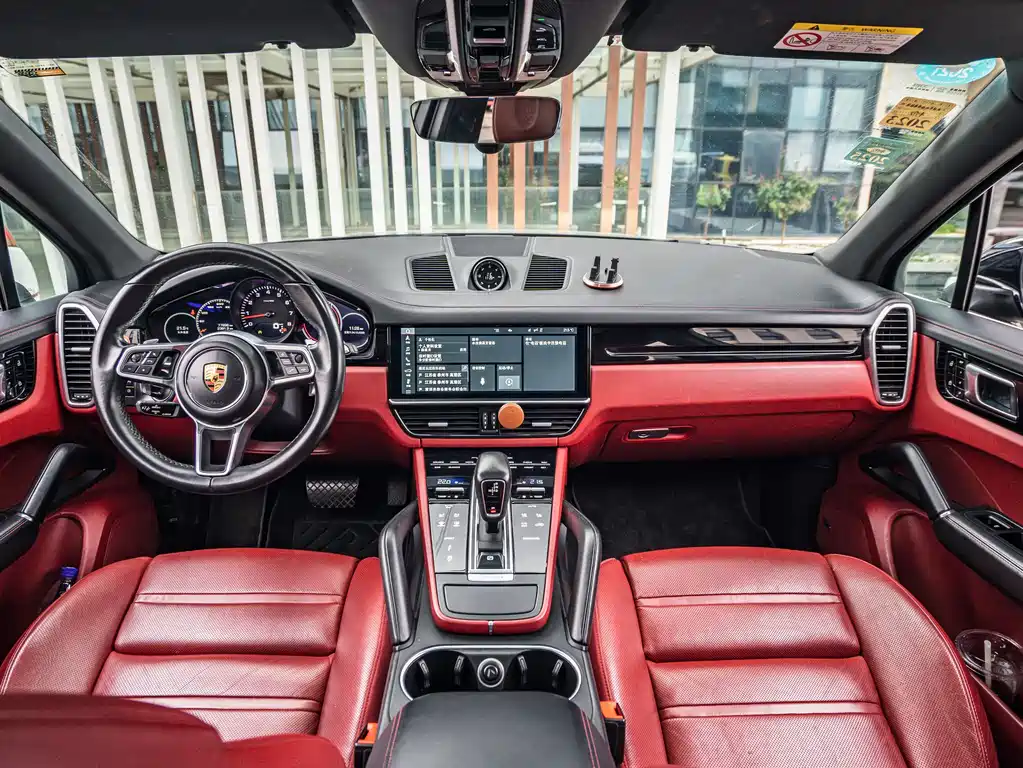 Porsche Cayenne — миниатюра 7