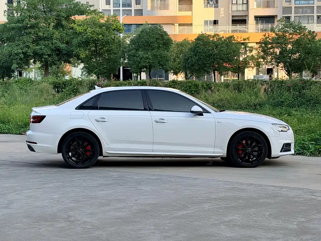 Audi A4L — миниатюра 4