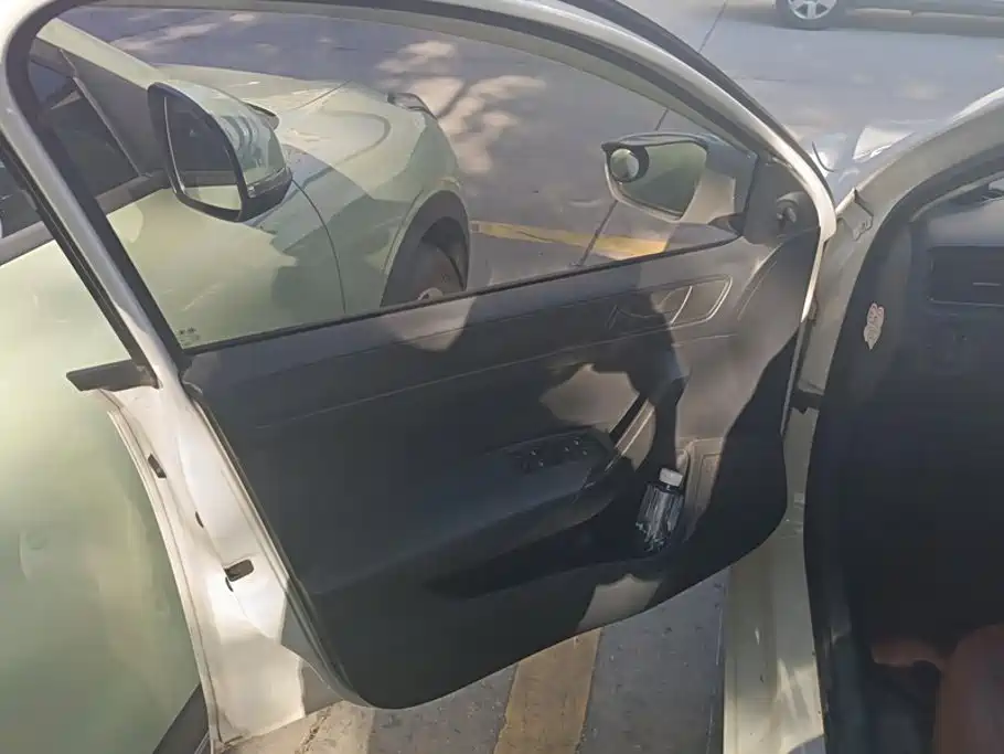 Volkswagen Santana — миниатюра 7