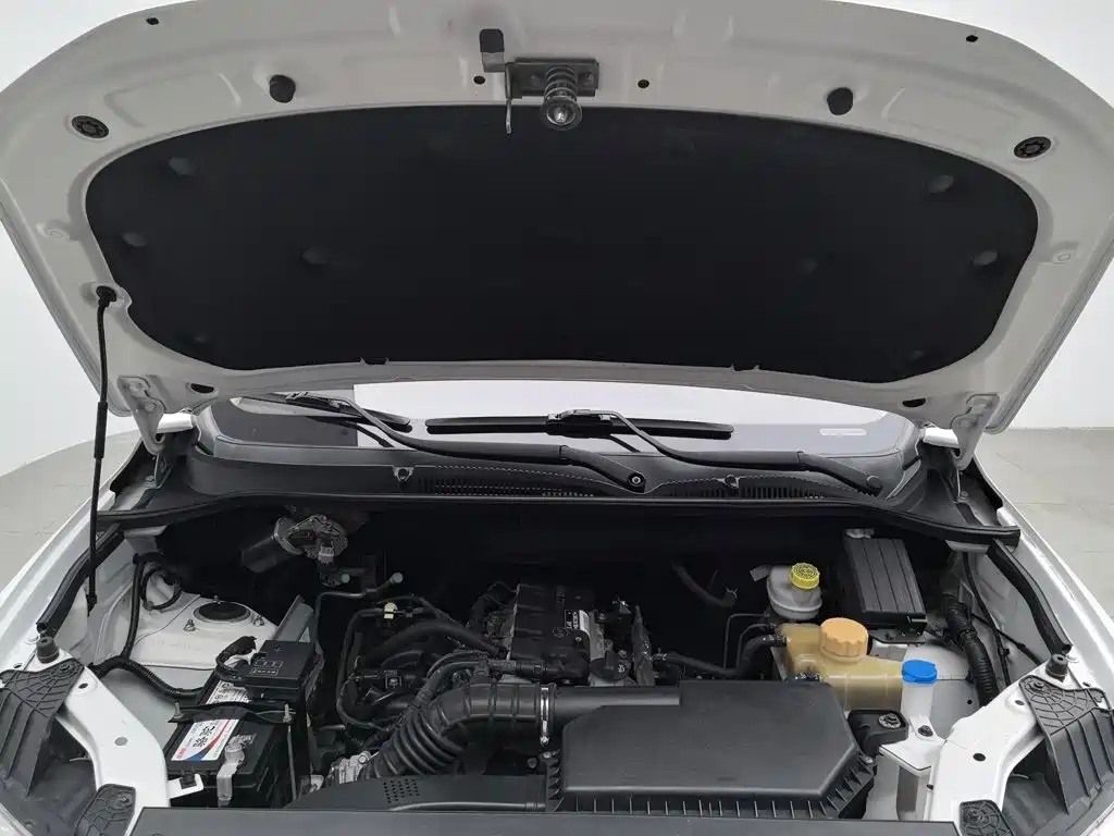 Wuling Hongguang — миниатюра 6