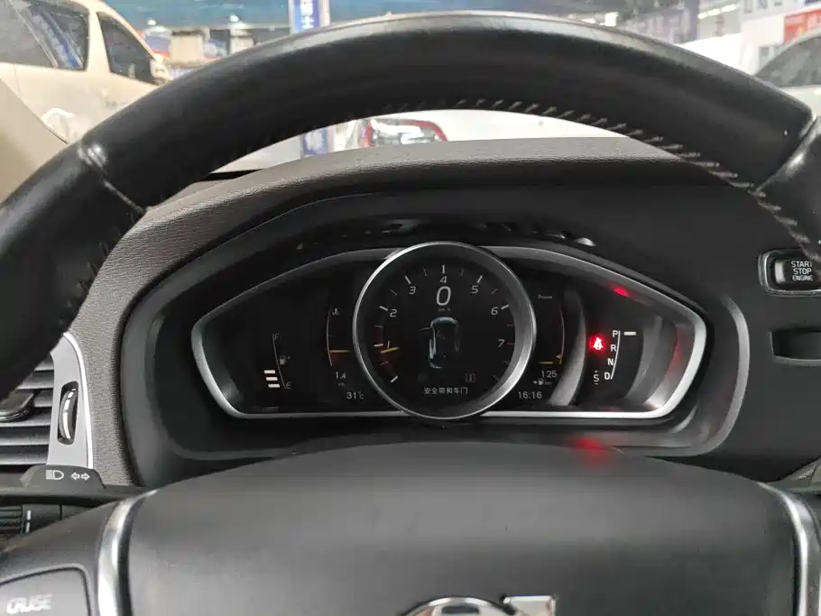 Volvo V40 — миниатюра 14