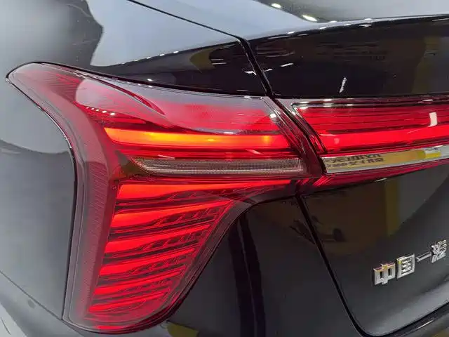 Hongqi Hongqi H5 — миниатюра 18