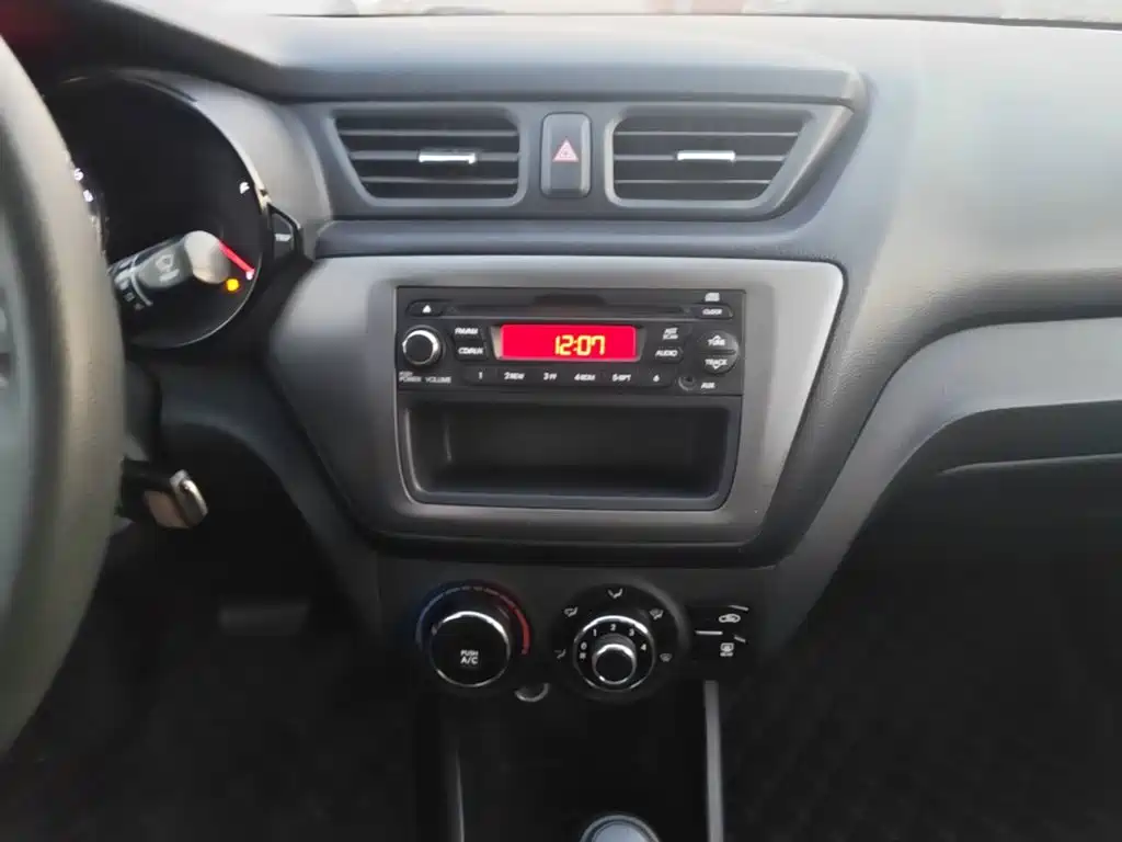 Kia K2 — миниатюра 13