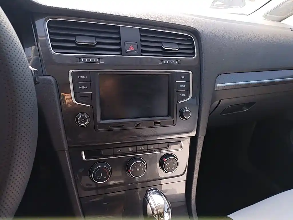 Volkswagen Golf — миниатюра 13