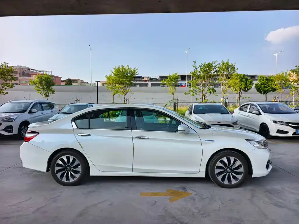 Honda Accord — миниатюра 11