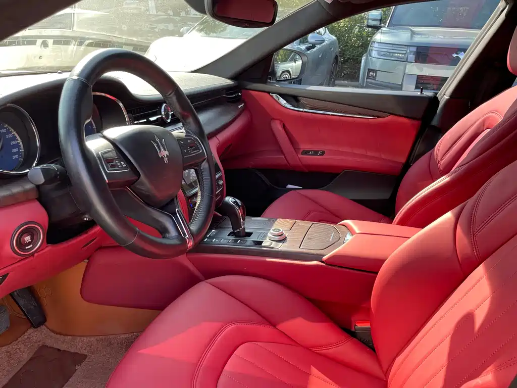 Maserati Quattroporte — миниатюра 7