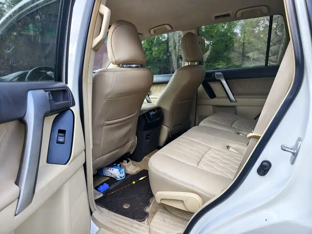 Toyota Land Cruiser Prado 2014 2.7L AT Standard