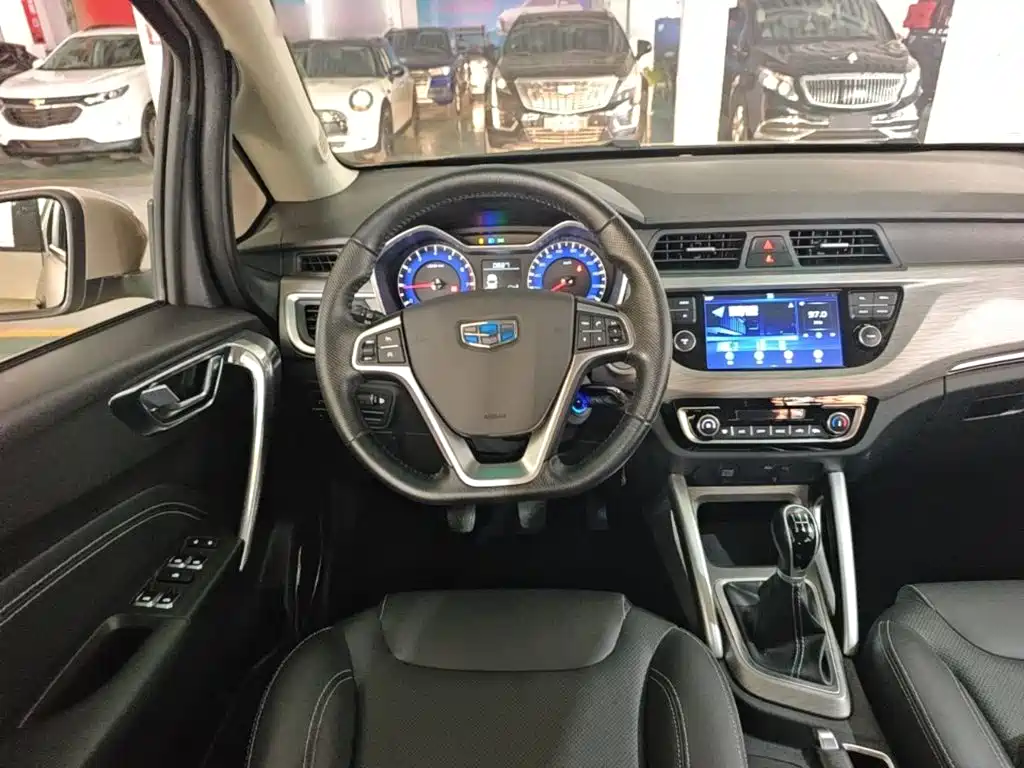 Geely Vision X3 — миниатюра 11