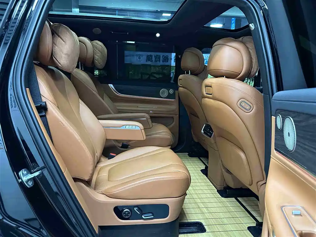 AITO ASK THE WORLD M9