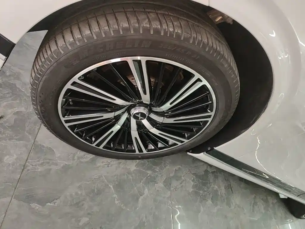 XPeng G9 — миниатюра 23