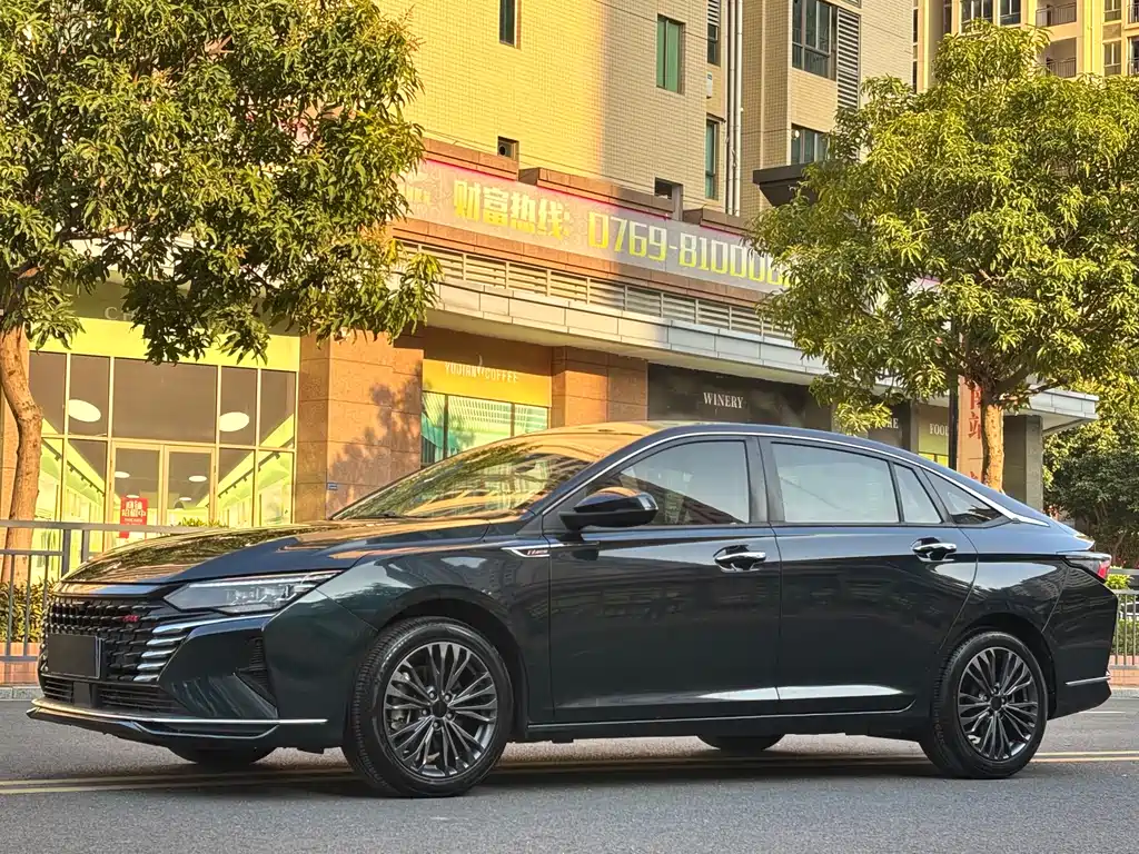 DONGFENG YI HYUN MAX