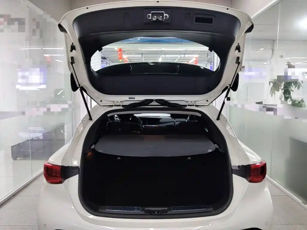 Infiniti QX30 — миниатюра 19