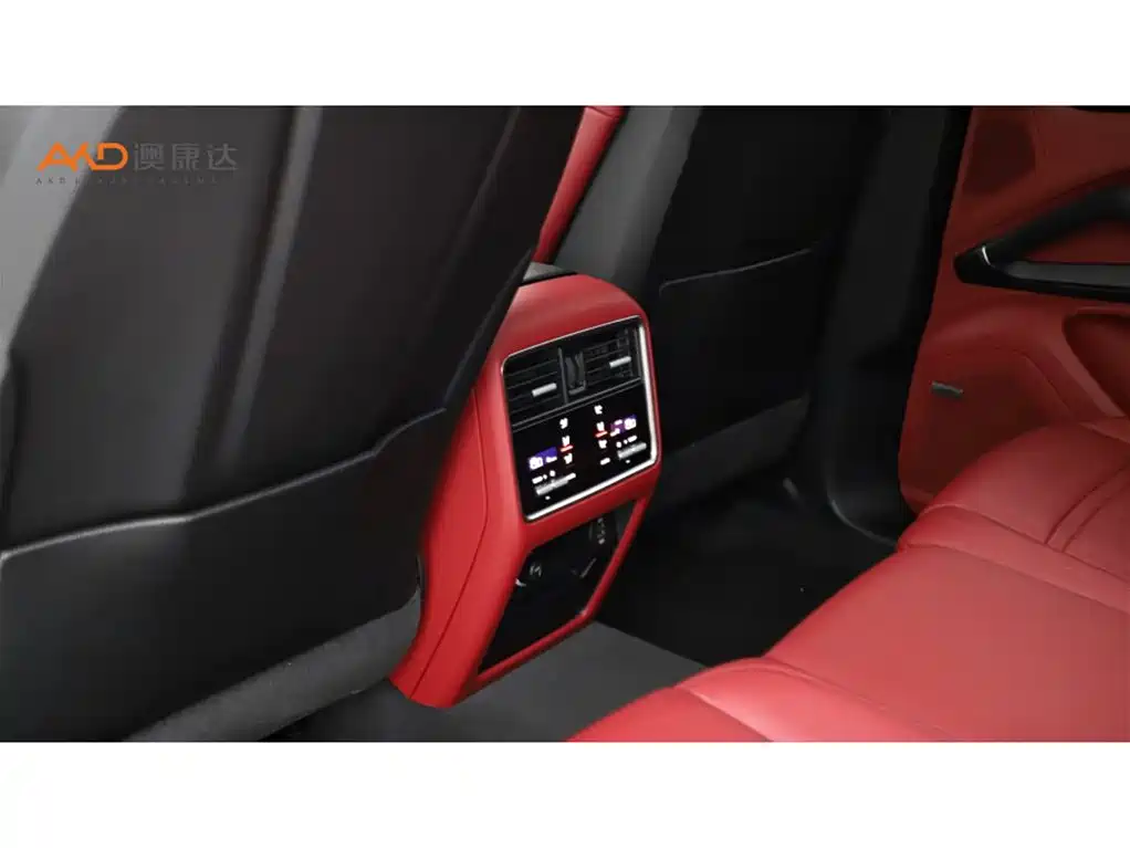 Porsche Cayenne — миниатюра 9