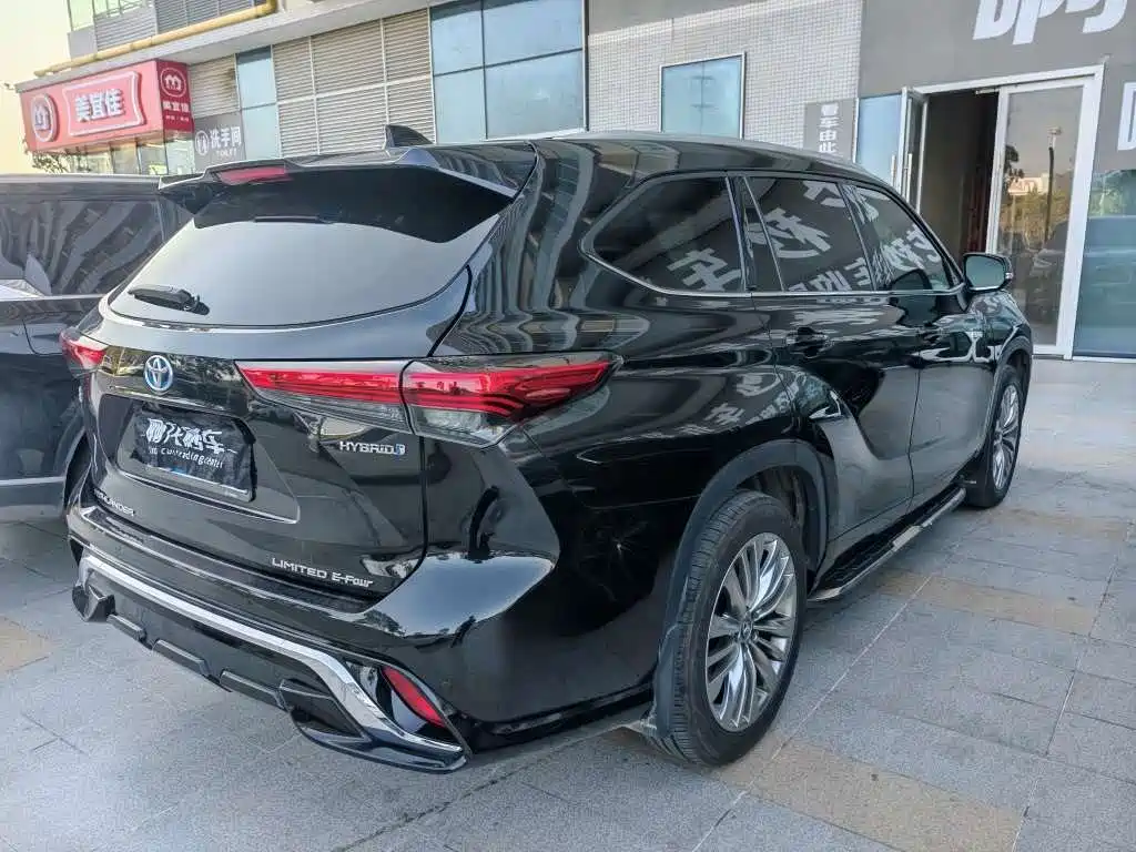 TOYOTA HIGHLANDER