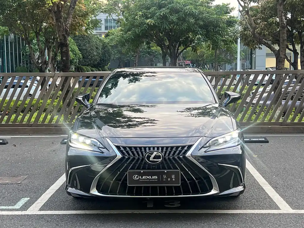 Lexus ES — миниатюра 5