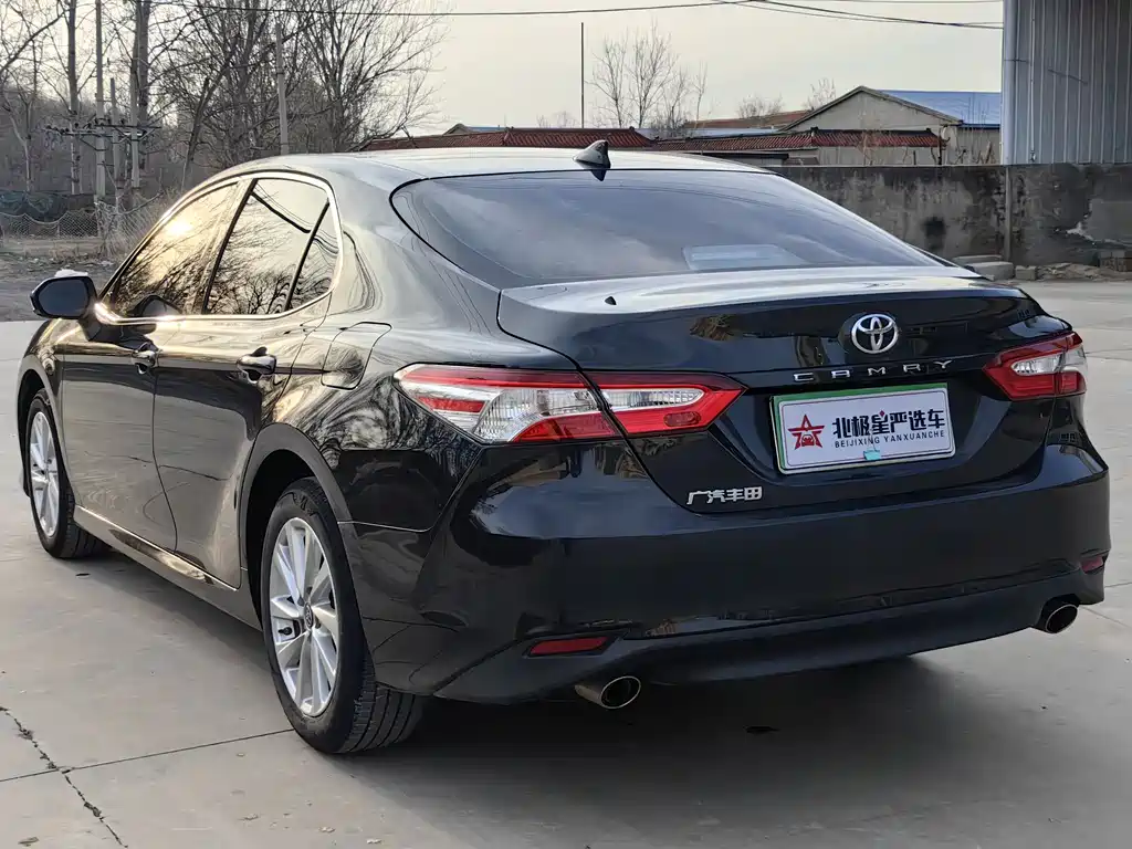 TOYOTA CAMRY