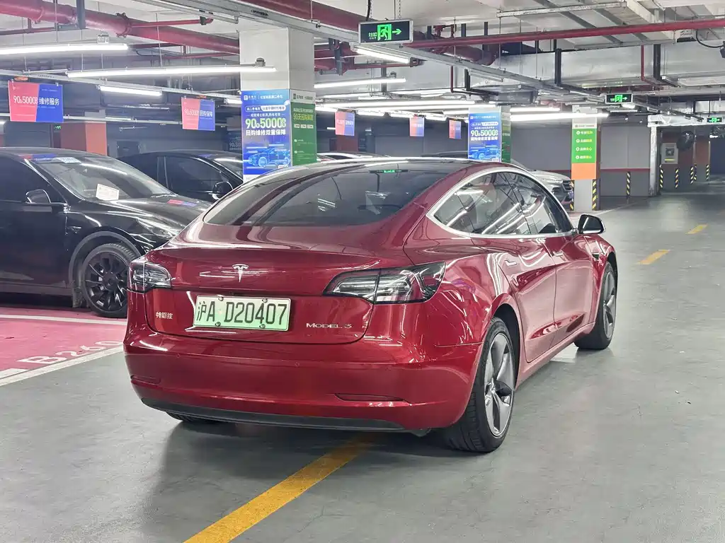 Tesla Model 3 — миниатюра 7