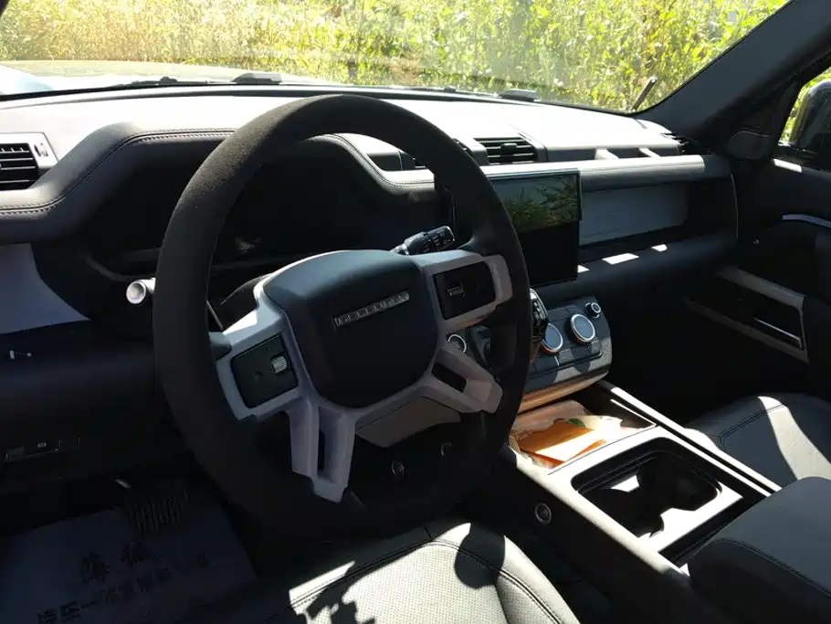 Land Rover Defender — миниатюра 12