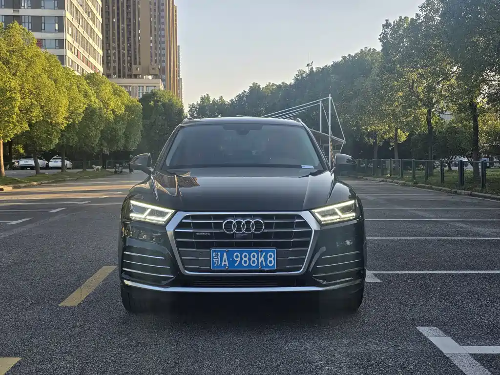 Audi Q5L — миниатюра 2