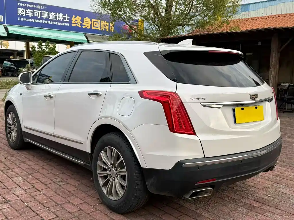 CADILLAC XT5