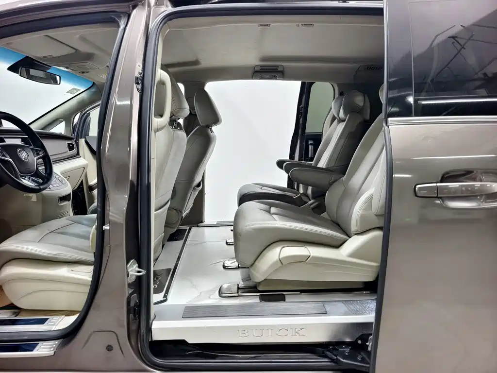 Buick GL8 — миниатюра 14
