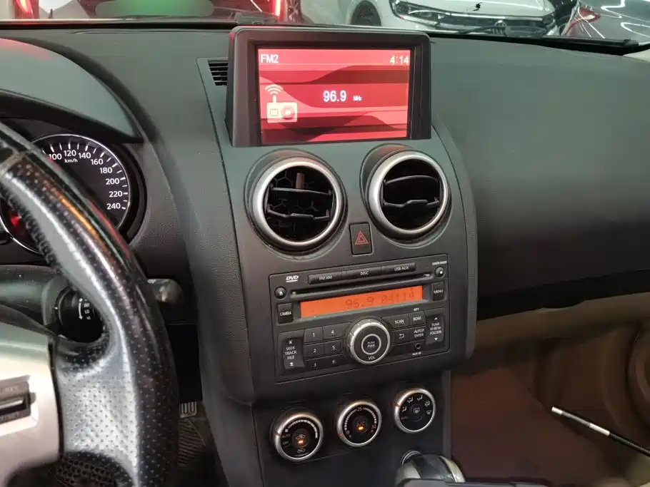 Nissan Qashqai — миниатюра 13