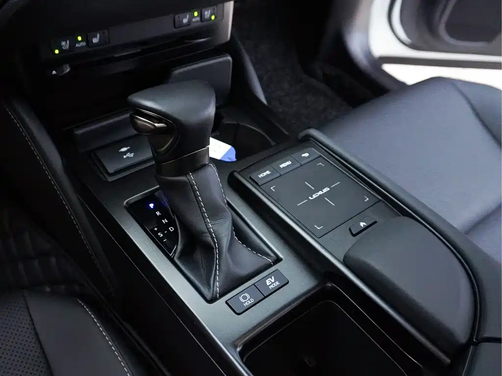Lexus ES — миниатюра 13
