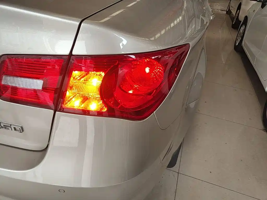 Roewe 350 — миниатюра 8