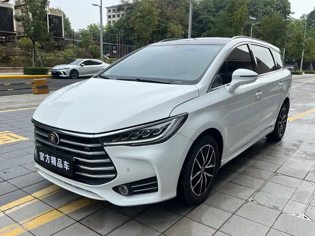 BYD SONG MAX