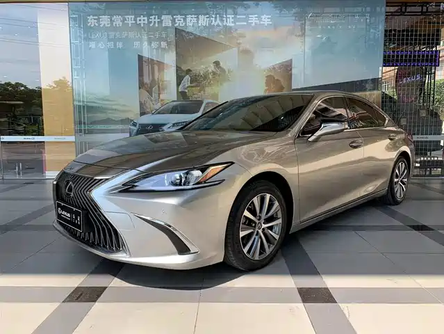 LEXUS  ES 2021