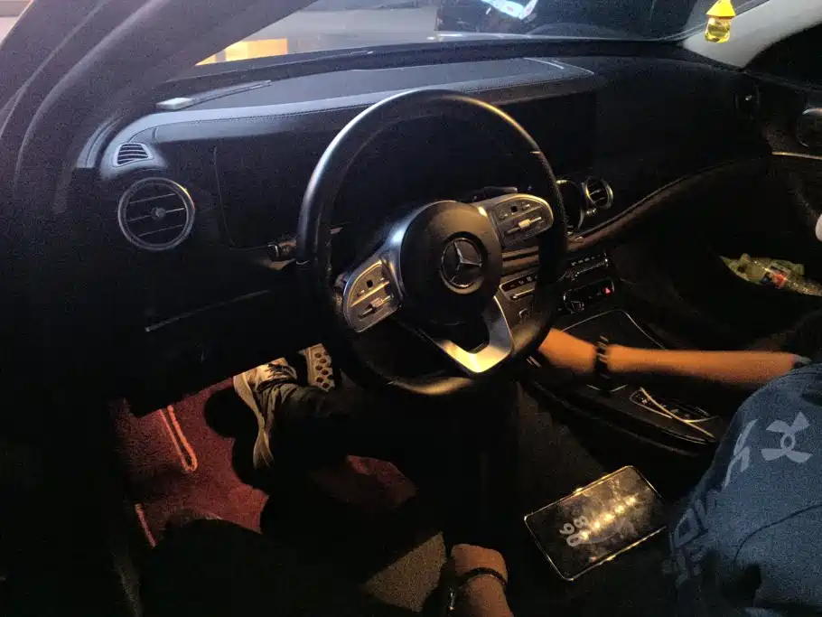 Mercedes-Benz E-Class — миниатюра 12