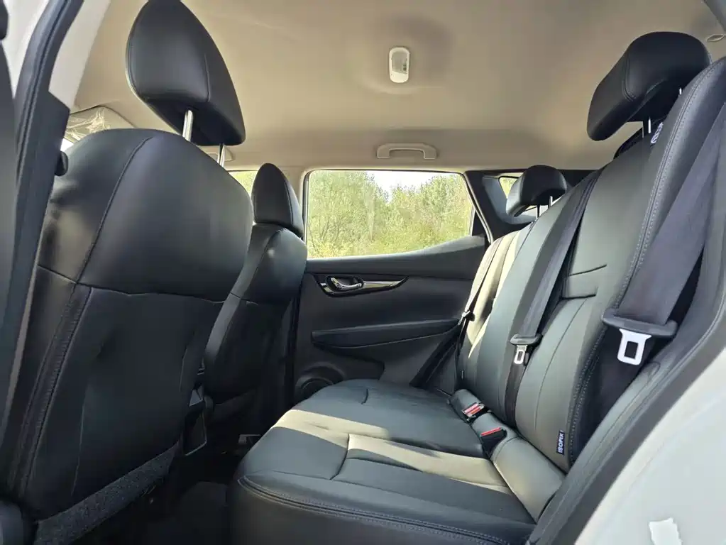 Nissan Qashqai — миниатюра 8